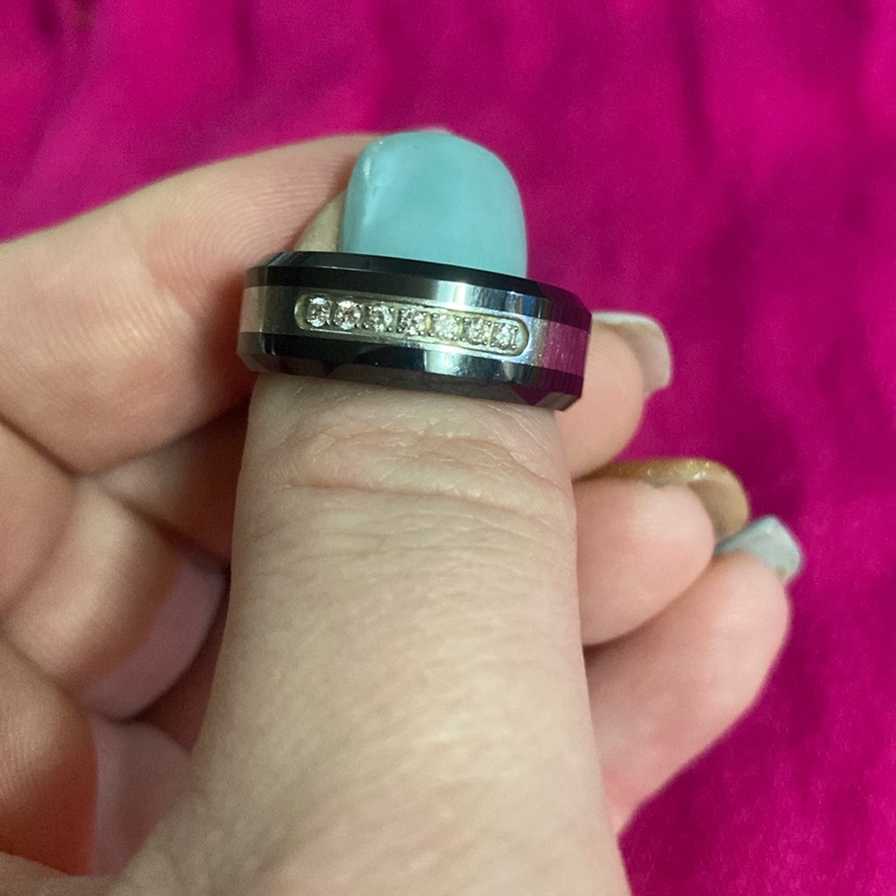 Men’s Tungsten black and silver size 10 ring with 7 diamond accents